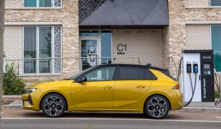 Vauxhall Astra PHEV - charging